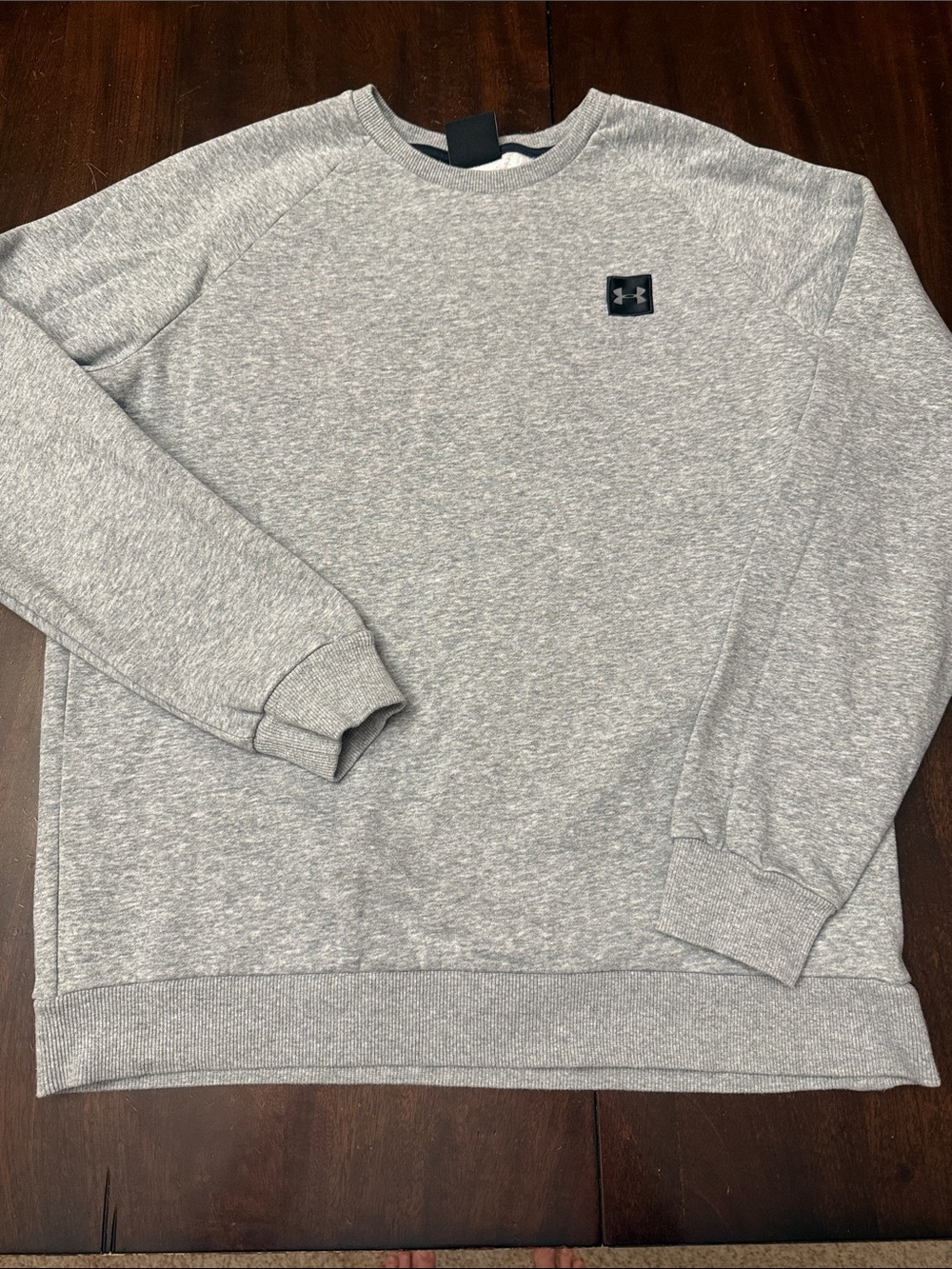 Under Armour Light Gray Crewneck Pullover. Size L excellent condition. No flaws